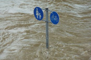 flood-392707_1280
