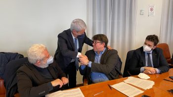 La stretta di mano fra Sandro Colombi e il Presidente dell'Aran, Antonio Naddeo