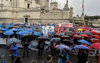 Un momento della manifestazione tenutasi a Roma oggi, 16 dicembre